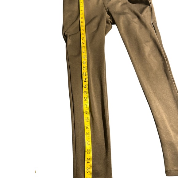 Hue grey pull on women’s pants large elastic waist back pockets. - Picture 5 of 9